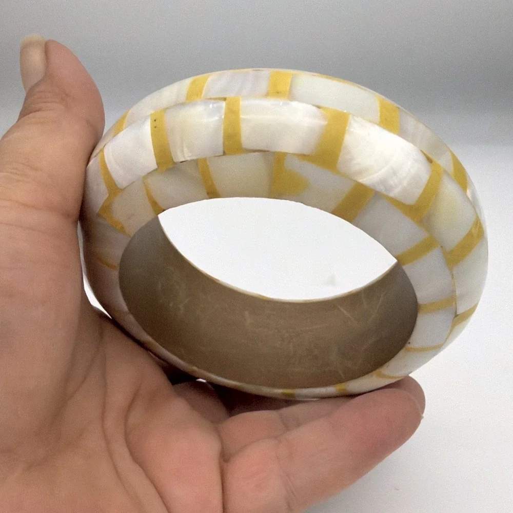 Vtg Mother of Pearl Inlay Bracelet Chunky Bangle White Yellow Boho